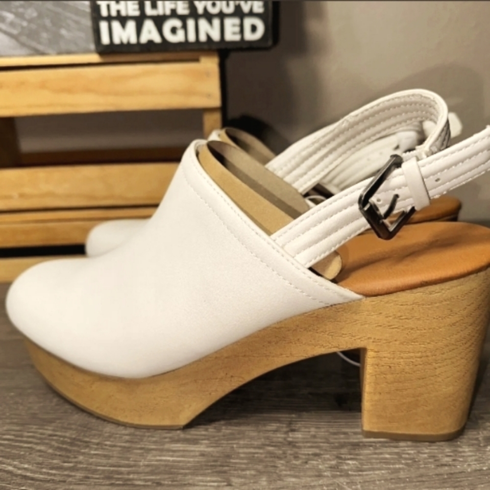 Universal Thread Watson Egg White Memory Foam Platform Clogs Multiple Sizes